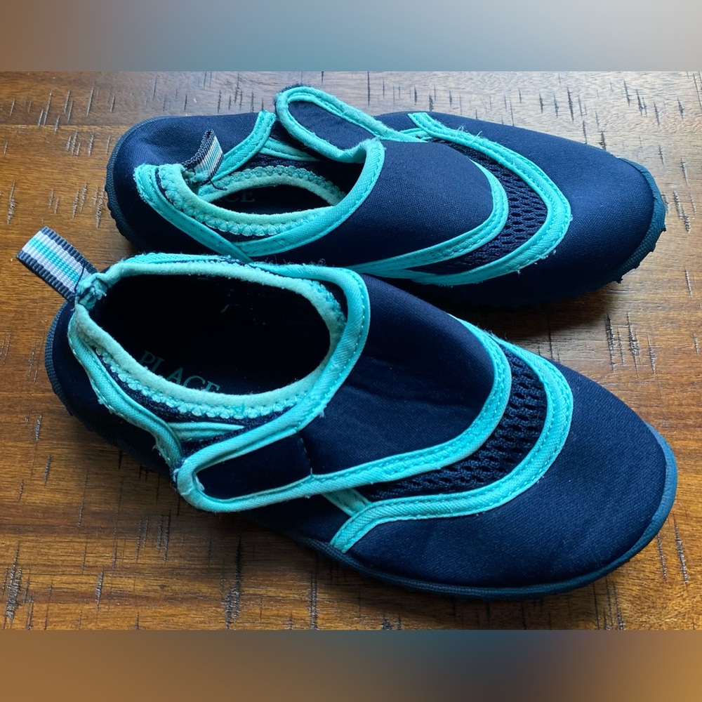 •GUC•The Children’s Place Toddler Water Shoes